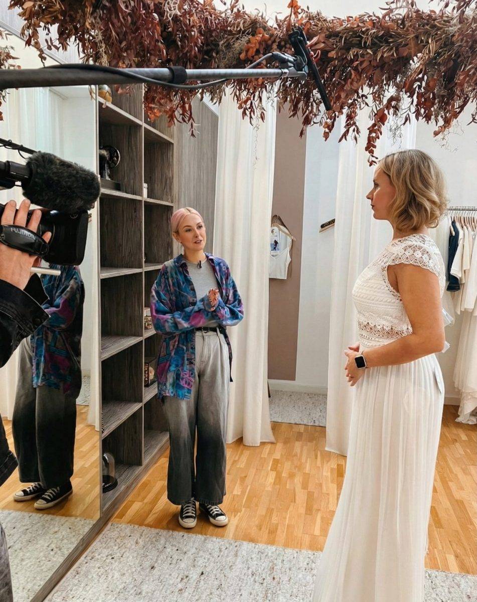 brautkleid anprobe tüll und traenen brautkleid anprobe tuell und traenen